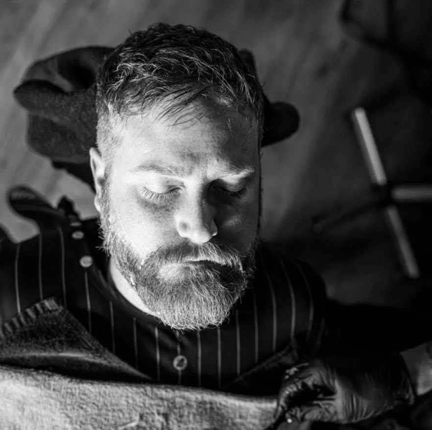 A client relaxing through the full experience at Barley and Mane